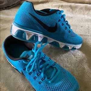 Nike Tailwind 8